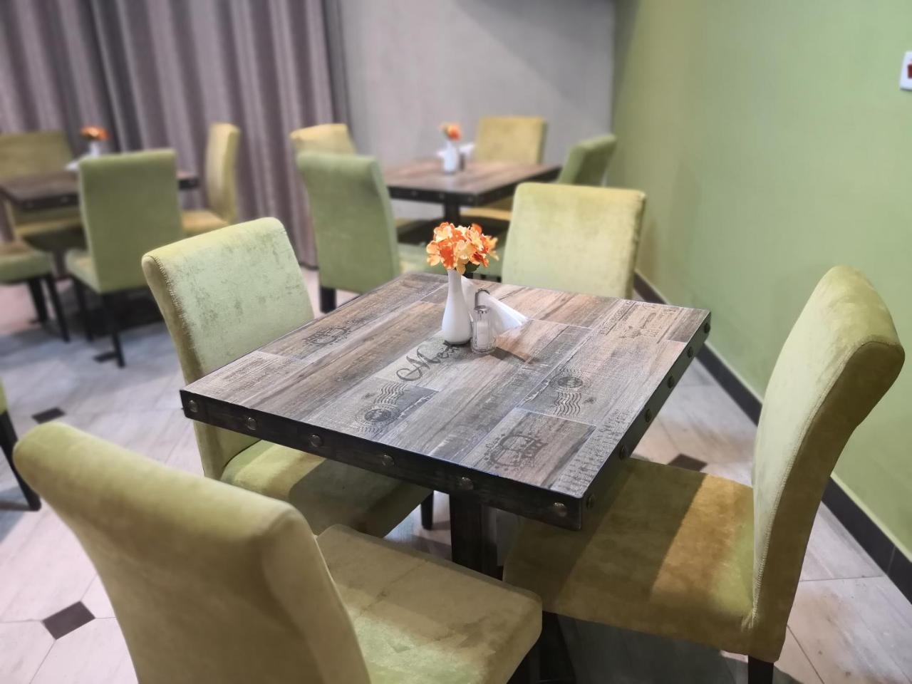 Frederick'S Lodge Кумаси Екстериор снимка